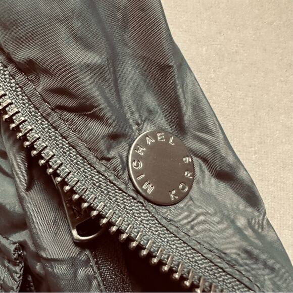 Michael Kors Hooded Anorak,  snap closures, size M - Picture 6 of 10